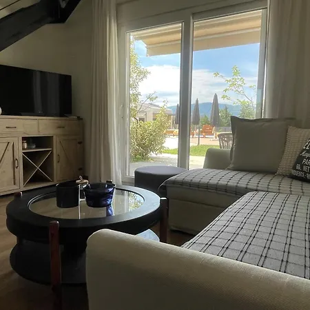 Terra Homes-marigold Case de vacanță *